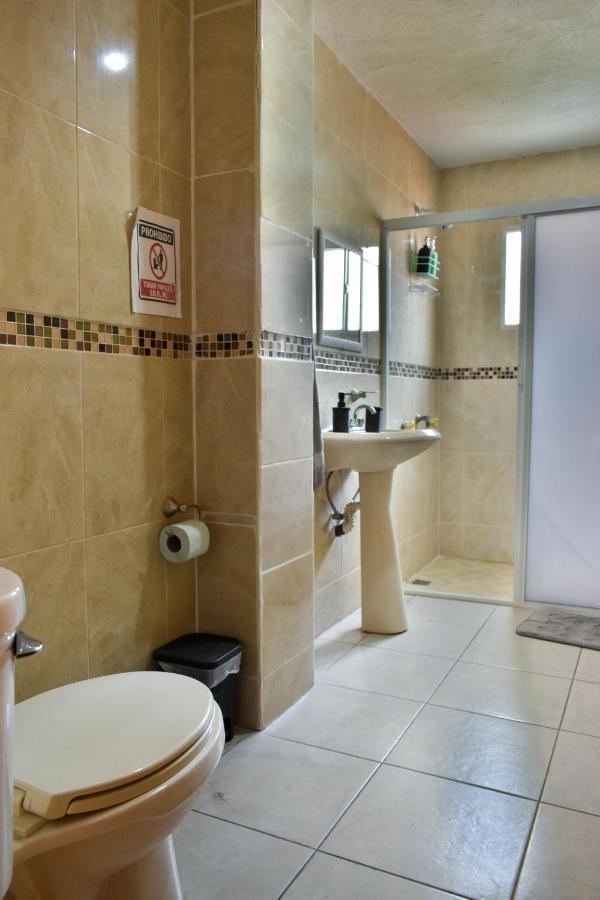 4 Venator House Boutique Aparthotel Leon Bagian luar foto