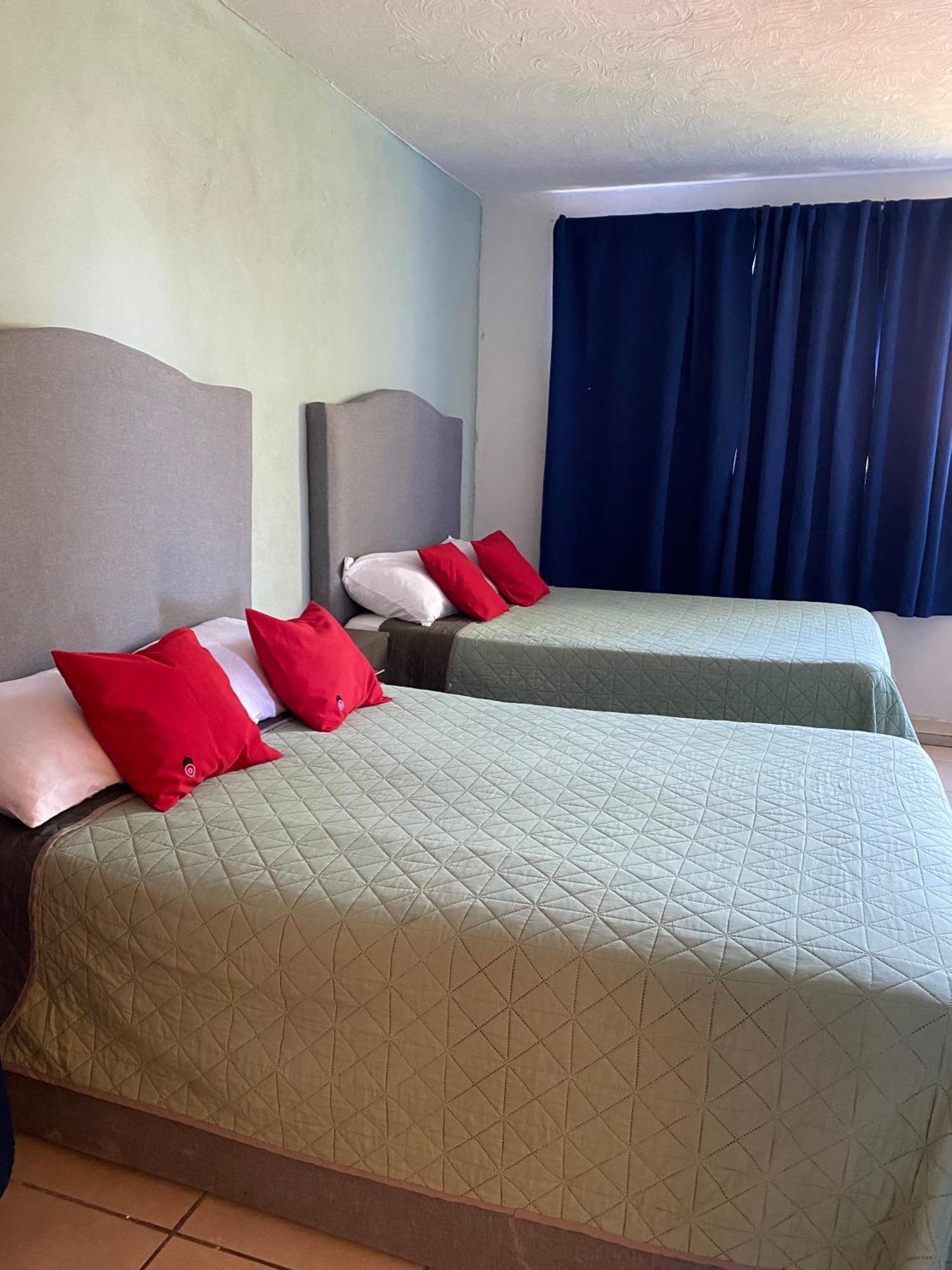 4 Venator House Boutique Aparthotel Leon Bagian luar foto
